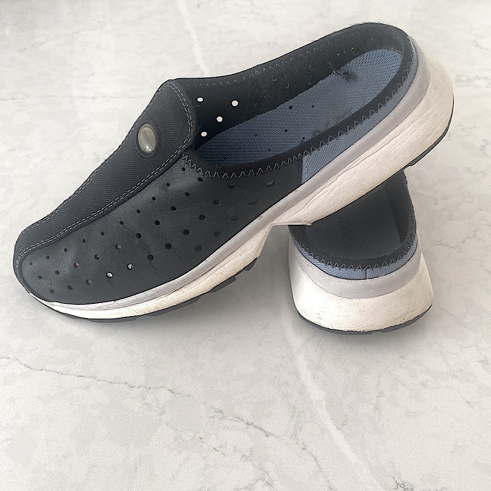 DKNY Comfy & easy Black Slip in Summer shoes, Size 8